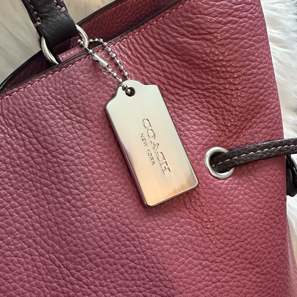 NWTS Coach Andy Tote w/Horse & Carriage Light Raspberry pebbled leather - Picture 3 of 16